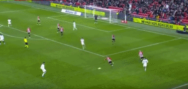 天空体育：张伯伦目前正在阿森纳训练，同时筹划下一步动向