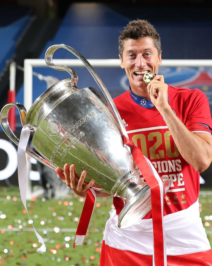 劳塔罗：齐沃拥抱我的次数比我老婆抱我的次数都多