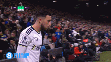 雪花飘飘北风萧萧，记者：世界杯抽签仪式场外下着大雪