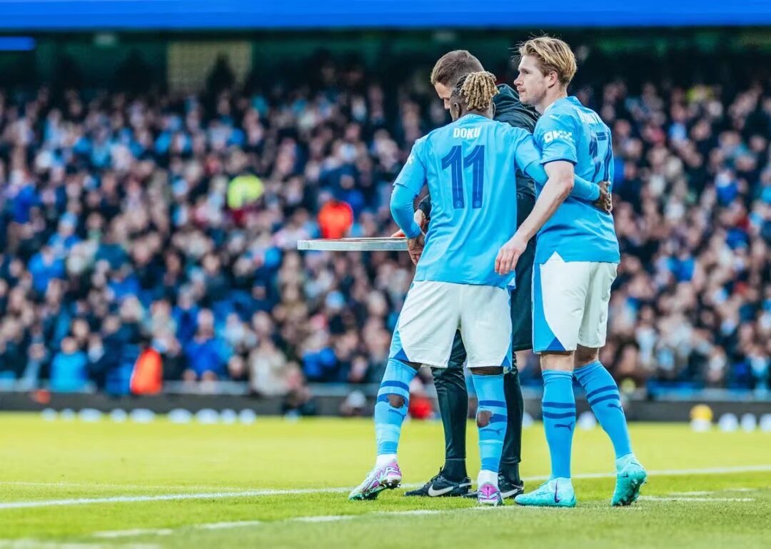 德尚在克莱枫丹问候球员：为卡马庆生、与坎特重逢