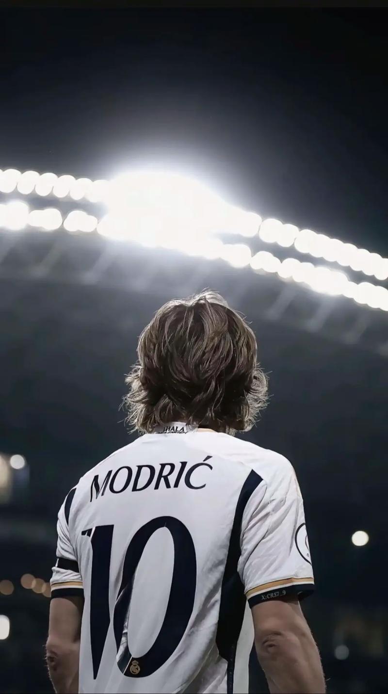 球星赛后向看台深深鞠躬