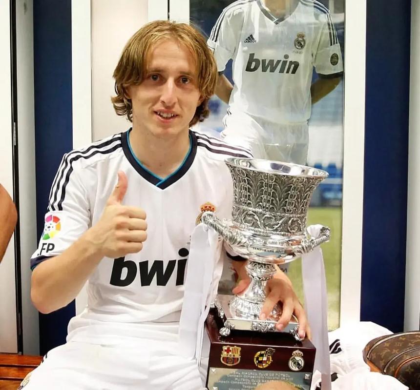 李霄鹏：近两场比赛运气站在我们这边，最重要的还是态度严肃