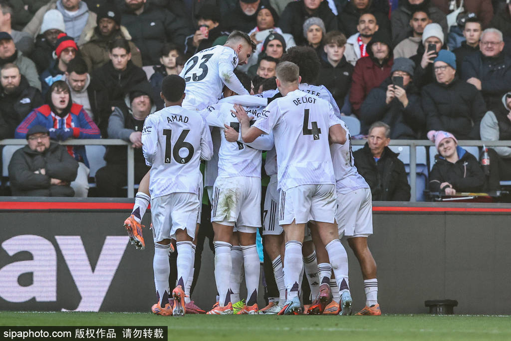 曼联官宣签一门将！阿莫林否认不信任青训，但拒绝保证新帝星能出场