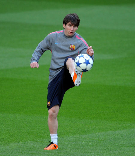 张伯伦：阿森纳具备成功的一切因素，我不算老还想继续踢球